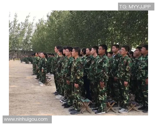 杭州足球队的耐力之路:从训练到比赛的全景解析与展望 杭州足球队的耐力之路:从训练到比赛的全景解析与展望