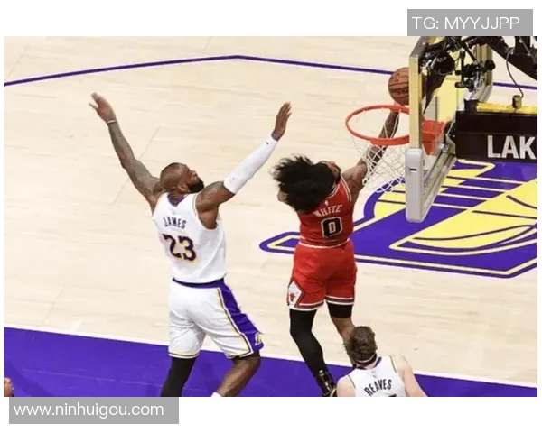 2018年湖人与活塞激战回顾球场上的精彩瞬间与战术较量分析 2018年湖人与活塞激战回顾球场上的精彩瞬间与战术较量分析