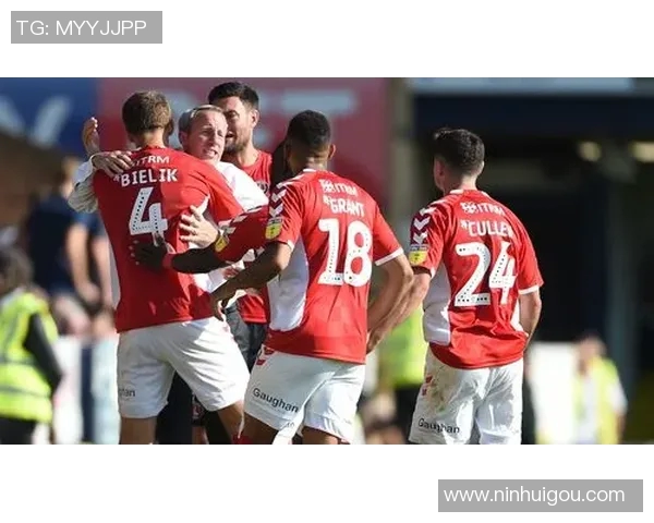 罗奇代尔与查尔顿的精彩对决分析及赛季前景展望